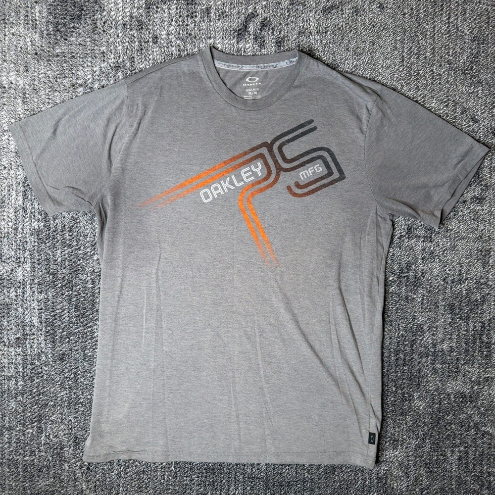 Oakley‎ Hydrolix Mens XL Gray Graphic T-Shirt Regular Fit Short Sleeve Retro MFG